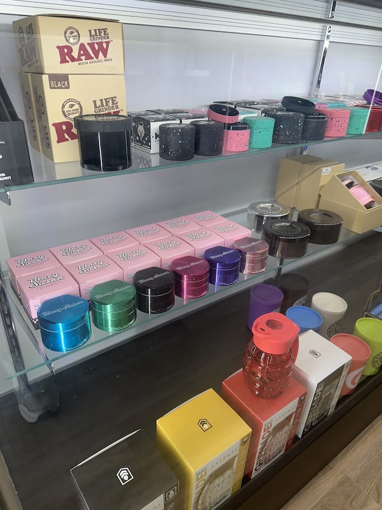 Grinders & Trays